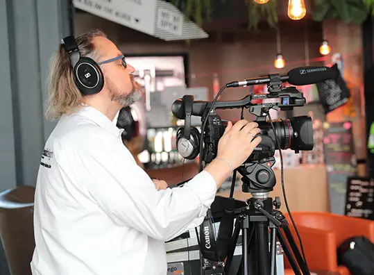 Werbeagentur Schulz-Design streamt die PK der RECKEN